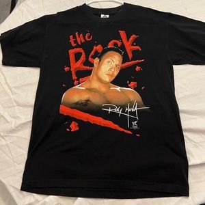 Vintage WWE The Rock t shirt. Size large
